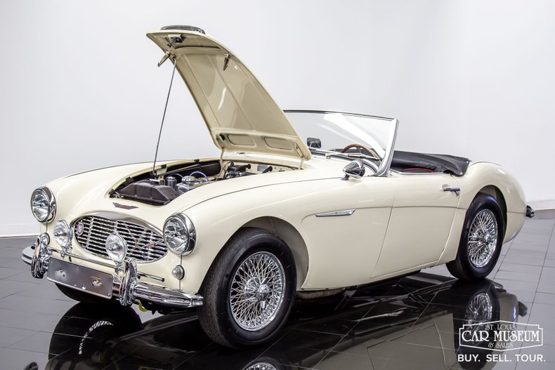 Unknown-100-6-1959-Ivory-White-Black-Leather-45