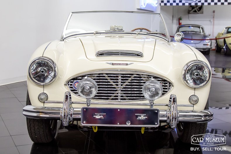 Unknown-100-6-1959-Ivory-White-Black-Leather-7