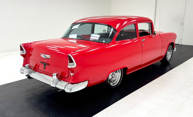 Unknown-150-1955-Brilliant-Red-Gray-3