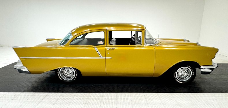 Unknown-150-1957-Mustard-Gold-Black-17