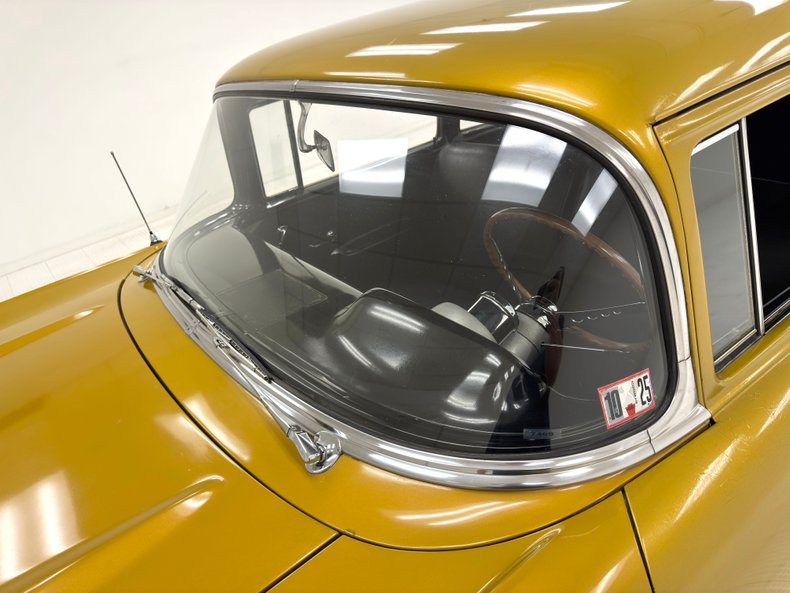 Unknown-150-1957-Mustard-Gold-Black-2