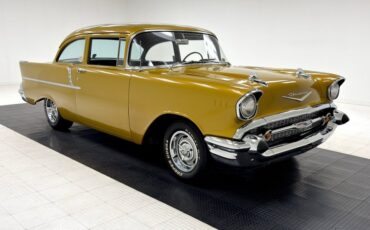 Unknown-150-1957-Mustard-Gold-Black