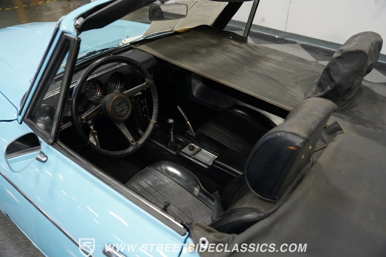 Unknown-1600-1970-Sora-Blue-Black-12