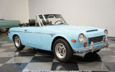 Unknown-1600-1970-Sora-Blue-Black-15
