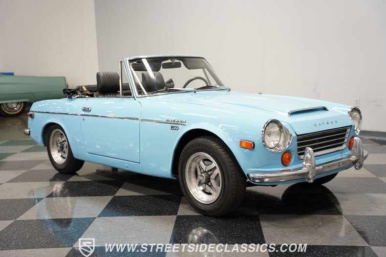 Unknown-1600-1970-Sora-Blue-Black-15