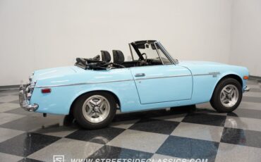 Unknown-1600-1970-Sora-Blue-Black-24