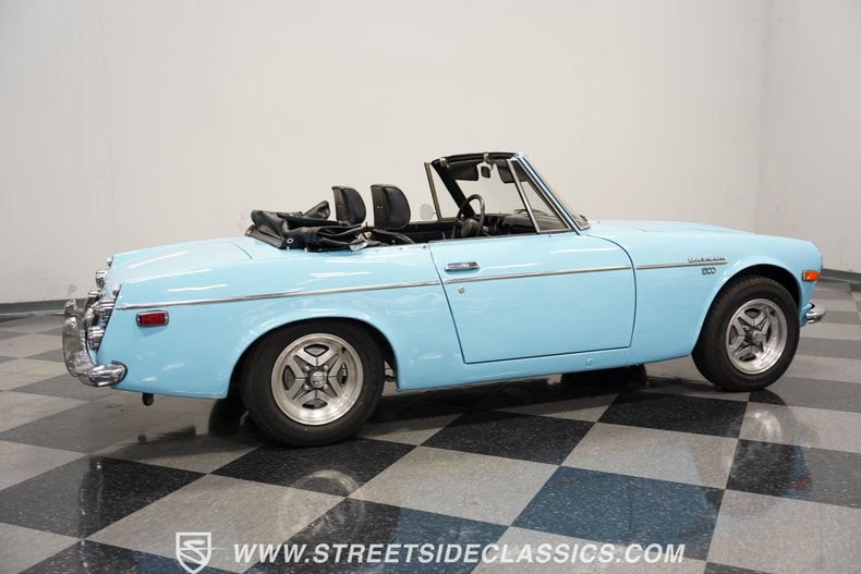 Unknown-1600-1970-Sora-Blue-Black-24