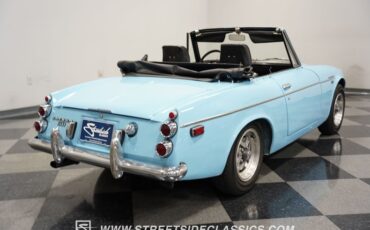 Unknown-1600-1970-Sora-Blue-Black-28