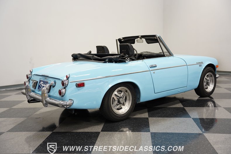 Unknown-1600-1970-Sora-Blue-Black-29