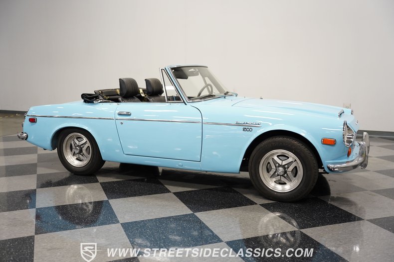 Unknown-1600-1970-Sora-Blue-Black-30