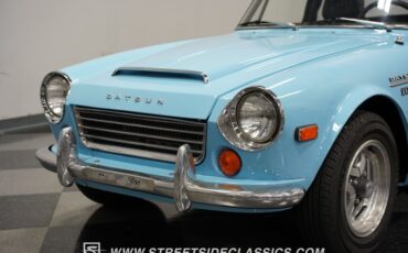 Unknown-1600-1970-Sora-Blue-Black-32