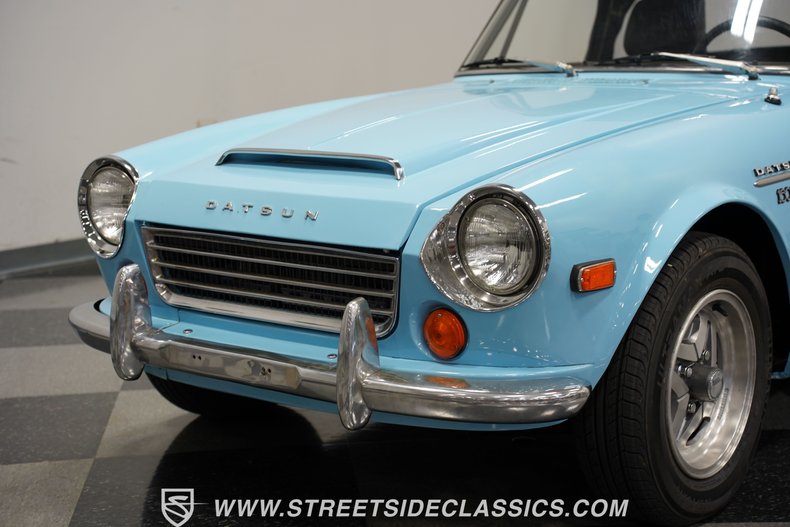 Unknown-1600-1970-Sora-Blue-Black-32