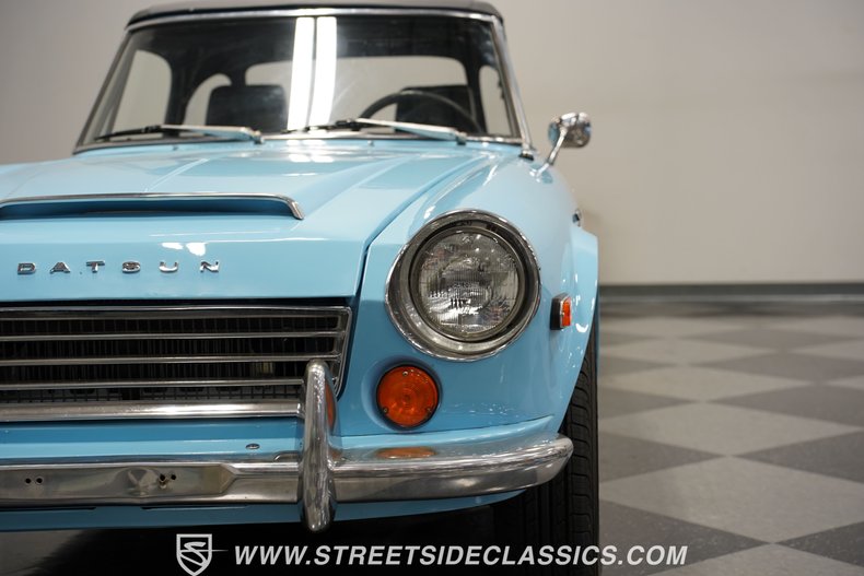 Unknown-1600-1970-Sora-Blue-Black-33