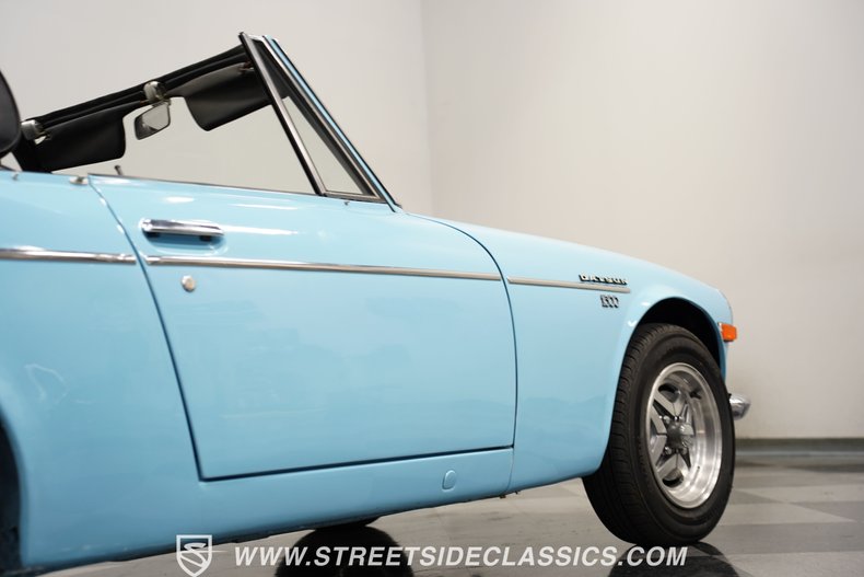 Unknown-1600-1970-Sora-Blue-Black-39
