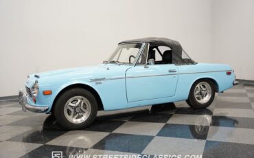 Unknown-1600-1970-Sora-Blue-Black-4