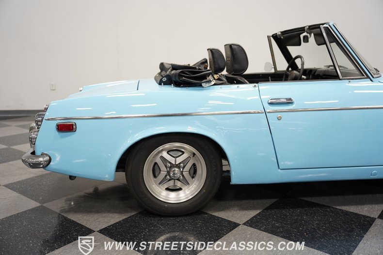 Unknown-1600-1970-Sora-Blue-Black-40