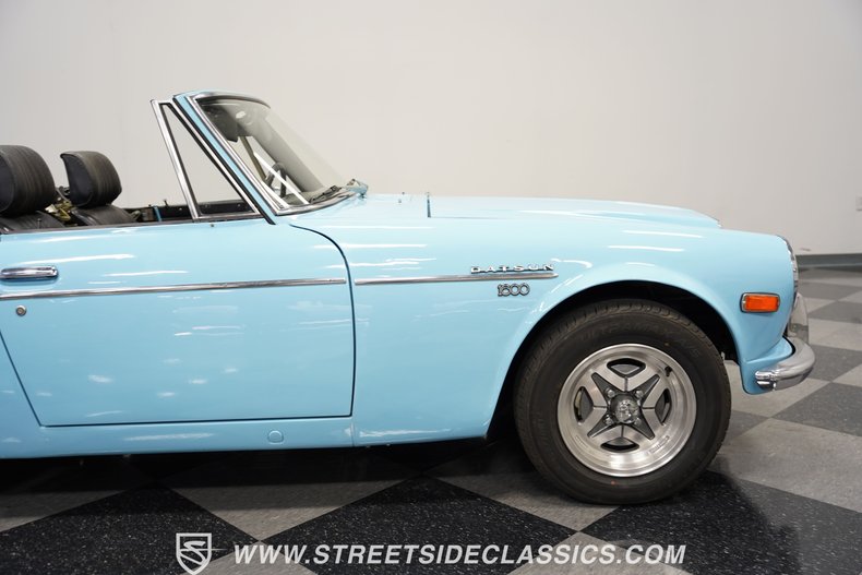 Unknown-1600-1970-Sora-Blue-Black-41