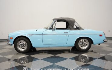 Unknown-1600-1970-Sora-Blue-Black-5