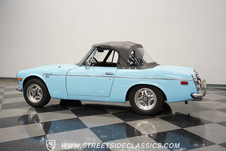 Unknown-1600-1970-Sora-Blue-Black-6