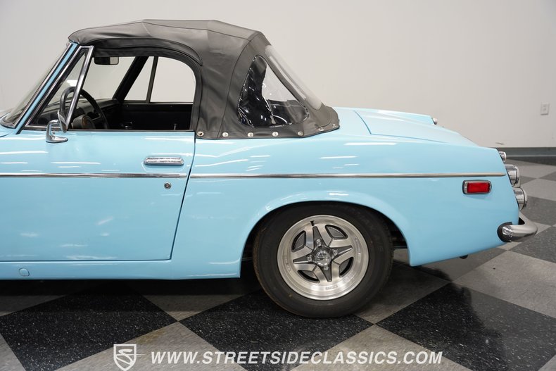 Unknown-1600-1970-Sora-Blue-Black-8