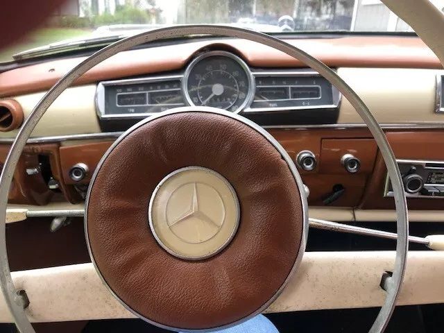 Unknown-190d-1961-Black-Tan-4