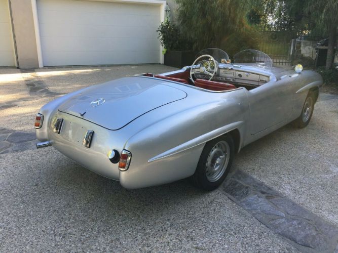 Unknown-190sl-1961-Silver-Red-17