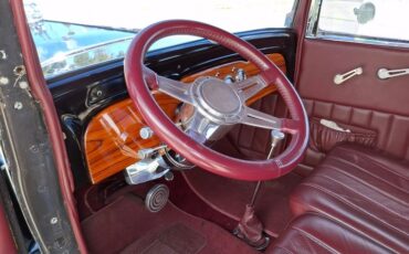 Unknown-2-door-sedan-1932-Black-Maroon-10