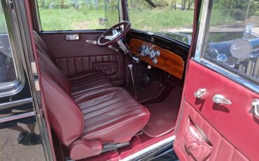 Unknown-2-door-sedan-1932-Black-Maroon-12