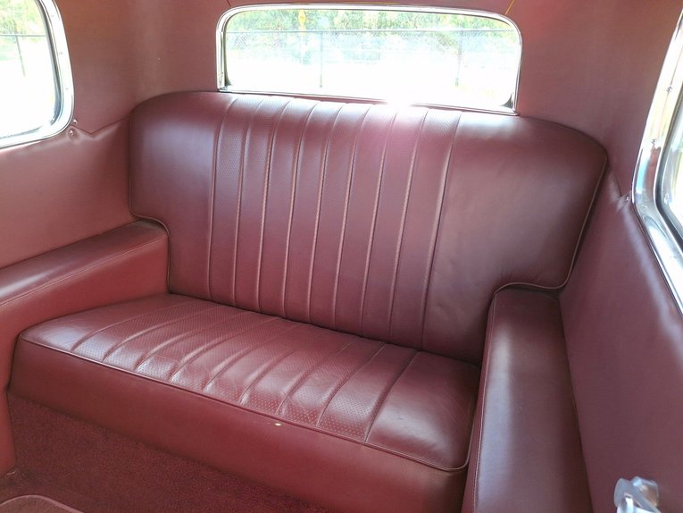 Unknown-2-door-sedan-1932-Black-Maroon-14