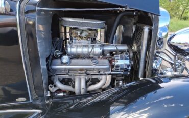 Unknown-2-door-sedan-1932-Black-Maroon-15