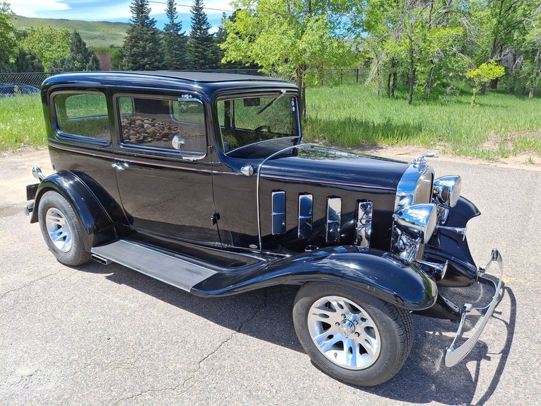 Unknown-2-door-sedan-1932-Black-Maroon-36