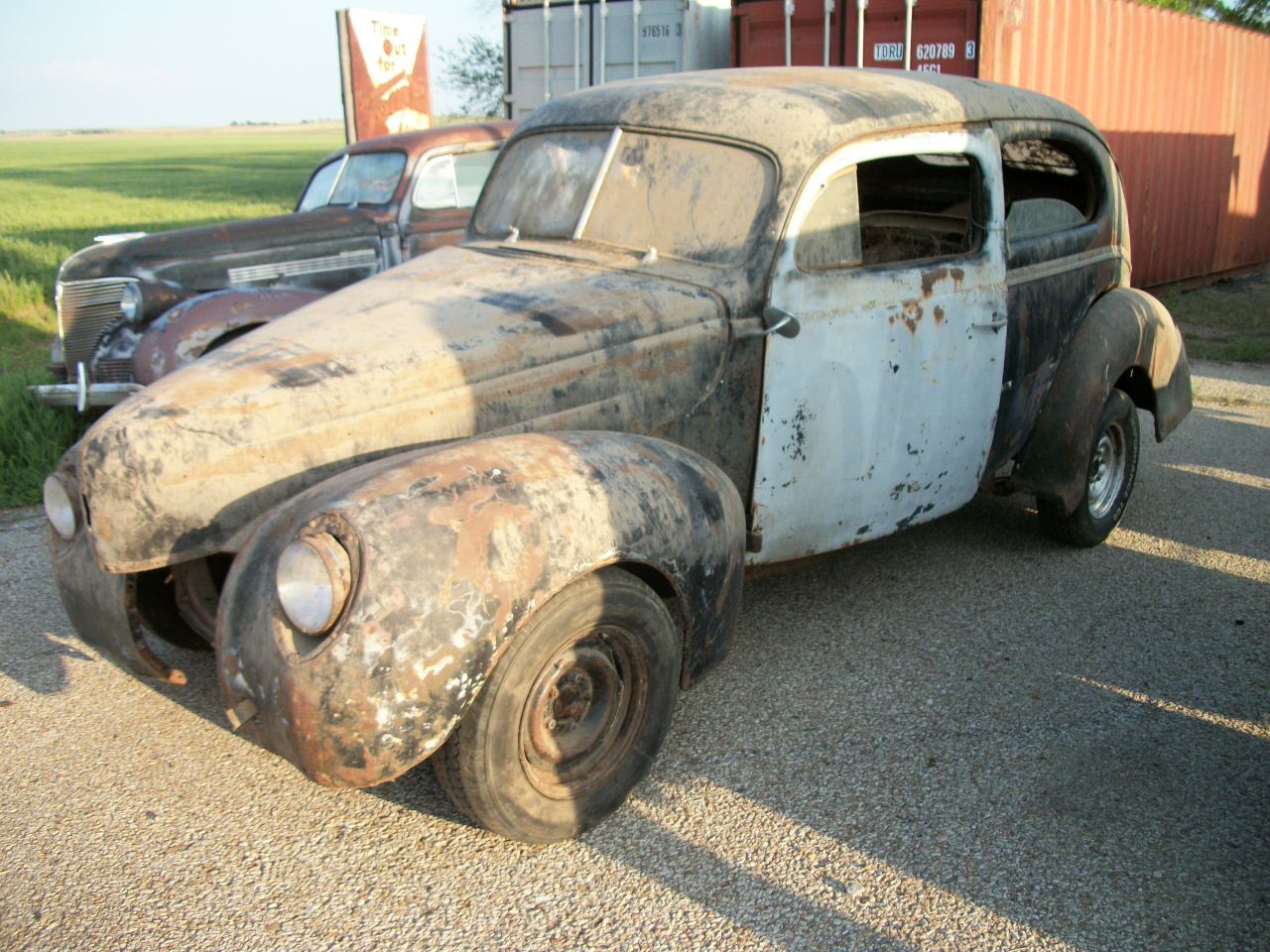 Unknown-2-door-sedan-1940-black-1