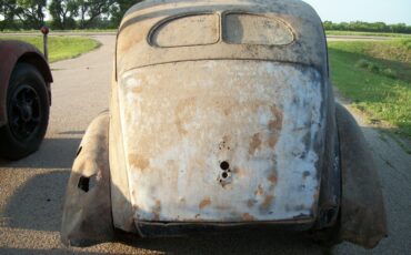 Unknown-2-door-sedan-1940-black-3