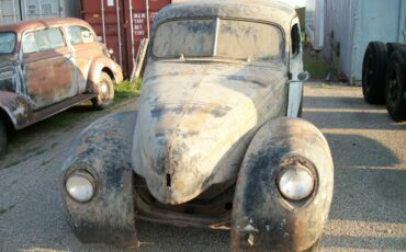 Unknown-2-door-sedan-1940-black