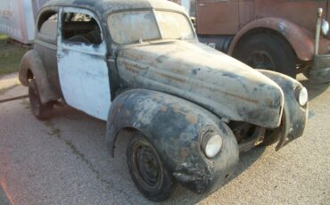 Unknown-2-door-sedan-1940-black-5