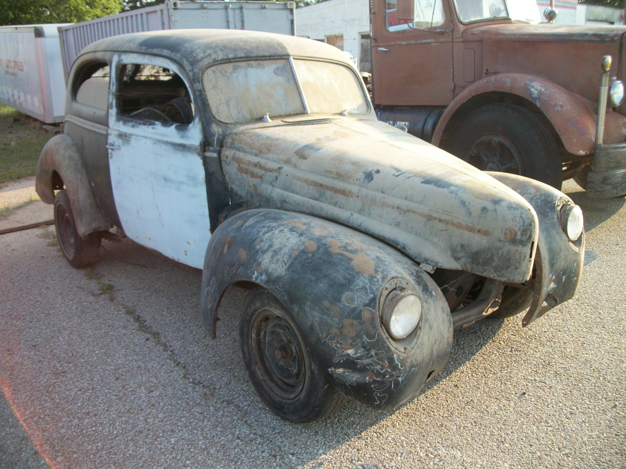 Unknown-2-door-sedan-1940-black-5