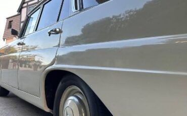 Unknown-200d-1965-White-1