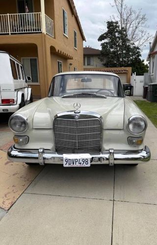 Unknown-200d-1965-White-4