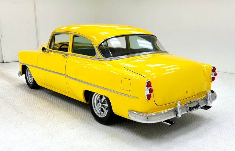 Unknown-210-1953-Yellow-Black-1