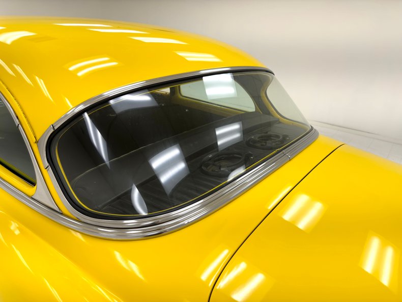 Unknown-210-1953-Yellow-Black-16