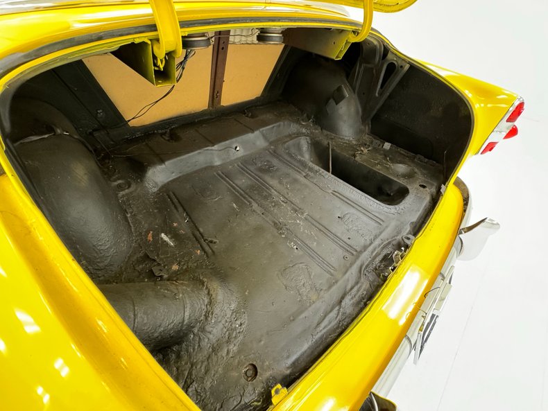 Unknown-210-1953-Yellow-Black-31