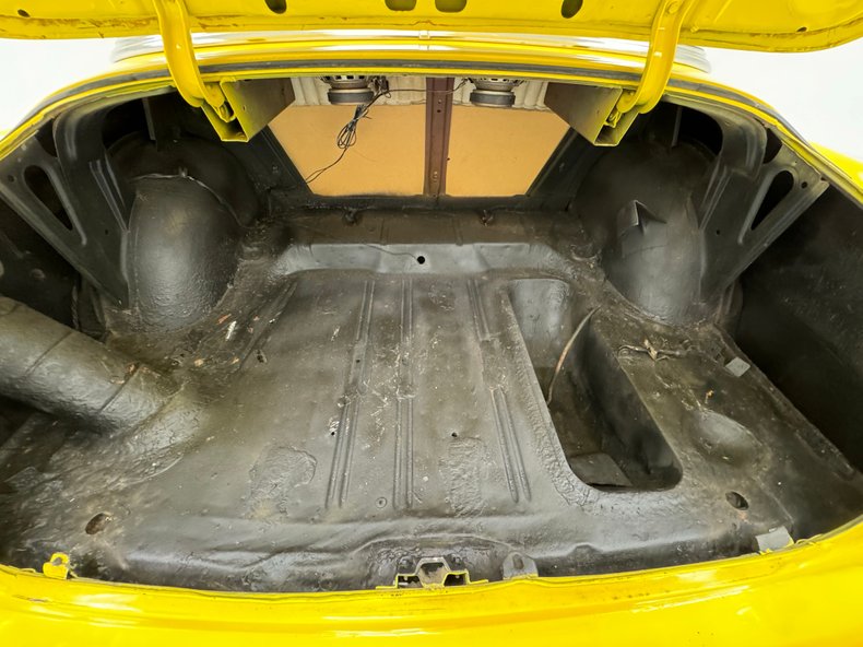 Unknown-210-1953-Yellow-Black-32