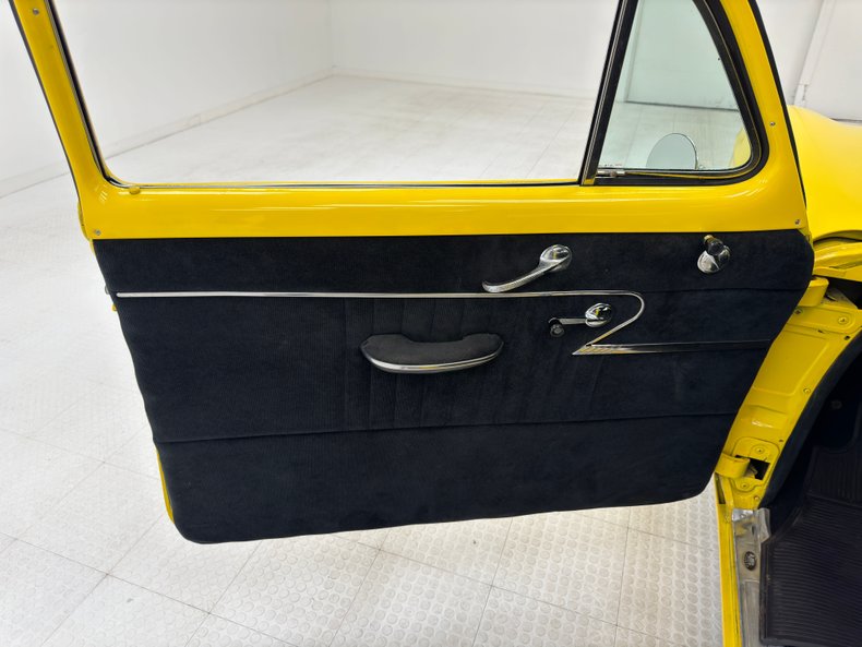 Unknown-210-1953-Yellow-Black-34