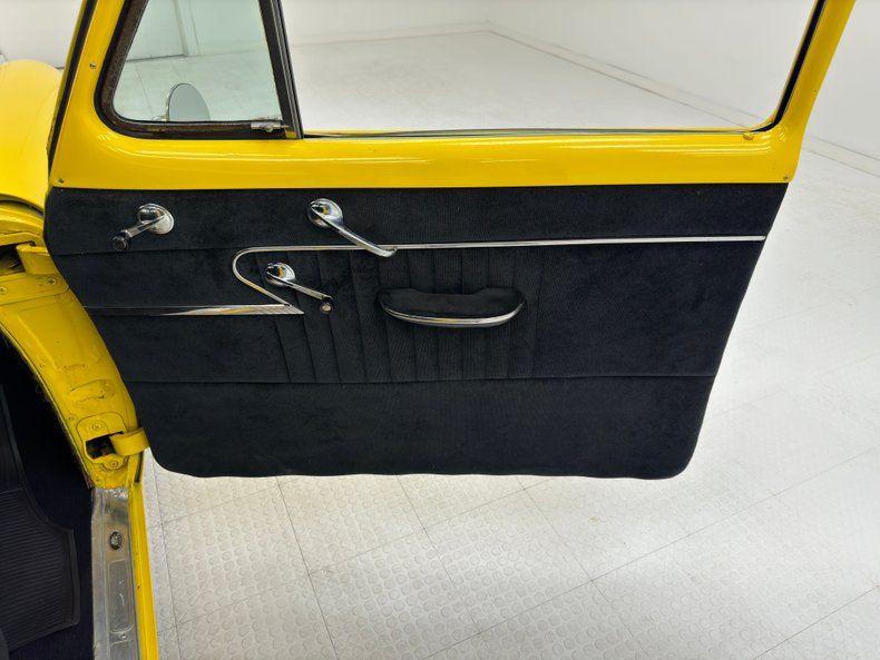 Unknown-210-1953-Yellow-Black-35