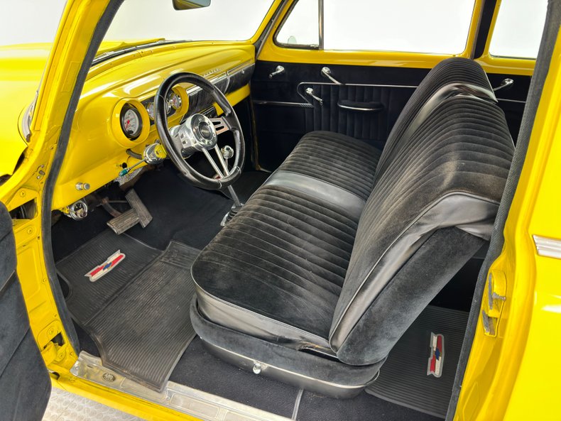 Unknown-210-1953-Yellow-Black-37