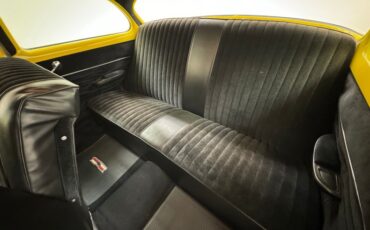 Unknown-210-1953-Yellow-Black-38