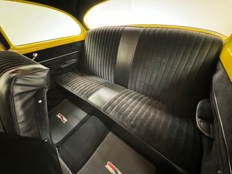Unknown-210-1953-Yellow-Black-38