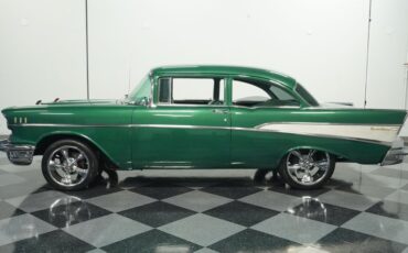 Unknown-210-1957-Emerald-Green-Metall-Emerald-Green