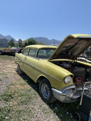 Unknown-210-1957-Yellow-Black-20