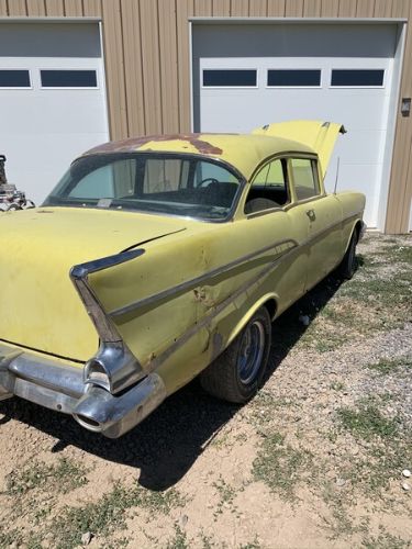 Unknown-210-1957-Yellow-Black-23